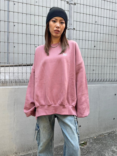 サイドスリットロゴプルオーバー